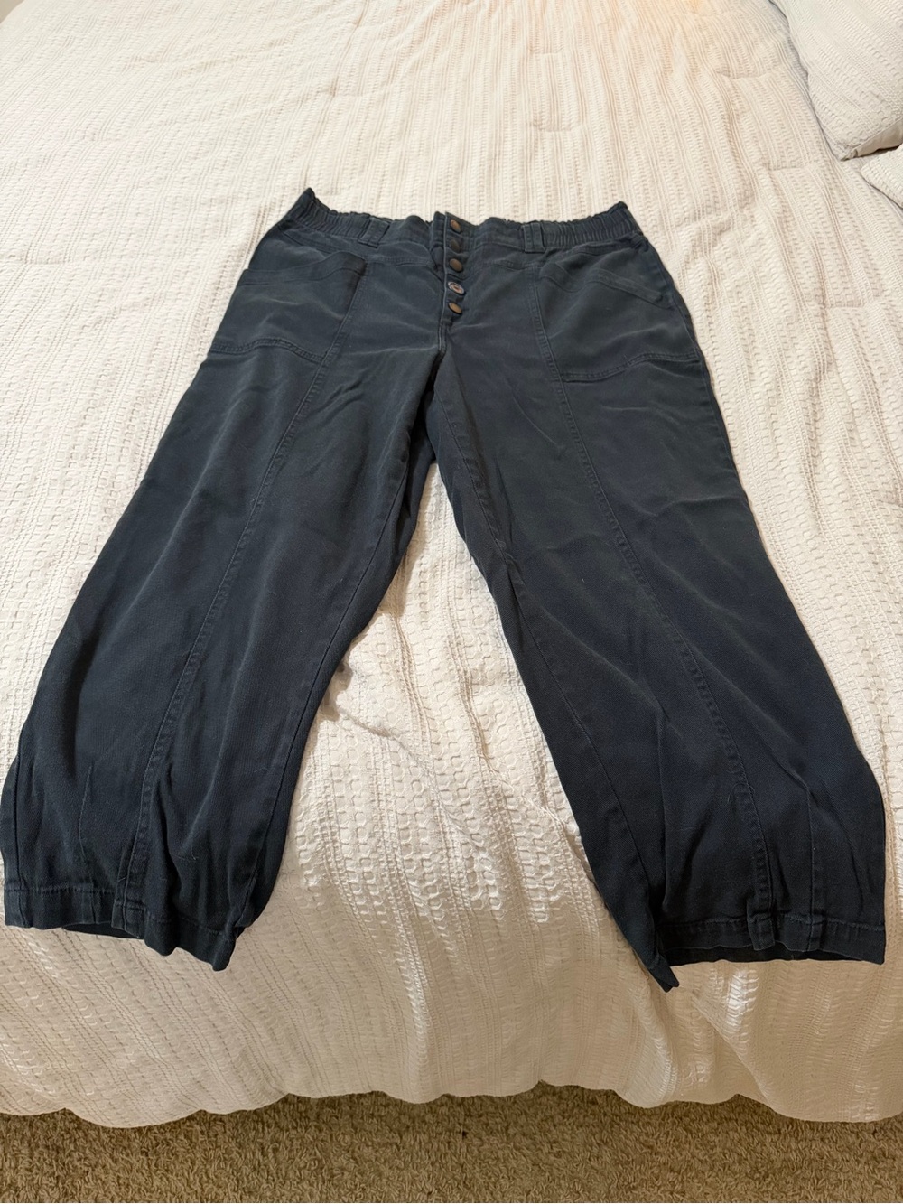 Knox Rose Black Elastic-Waist Button-Front Loose-Fit Chino Pants